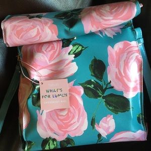 Crossbody insulated lunchbag